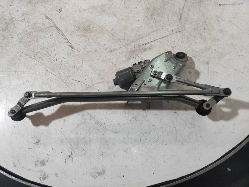 Recambio de motor limpia delantero para dacia duster adventure 4x4 referencia OEM IAM 0390241544 8200619512 3397020879