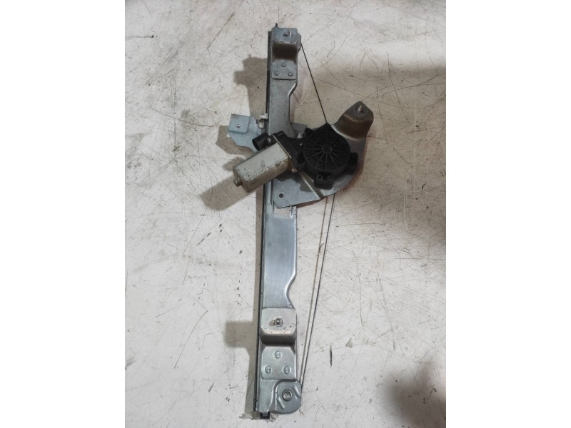 Recambio de elevalunas delantero derecho para dacia duster adventure 4x4 referencia OEM IAM 8200733128  