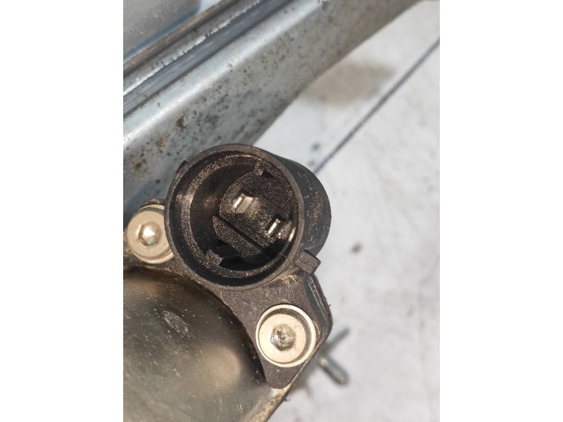 Recambio de elevalunas delantero derecho para dacia duster adventure 4x4 referencia OEM IAM 8200733128  