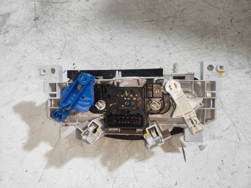 Recambio de mando calefaccion / aire acondicionado para dacia duster adventure 4x4 referencia OEM IAM N108614N  