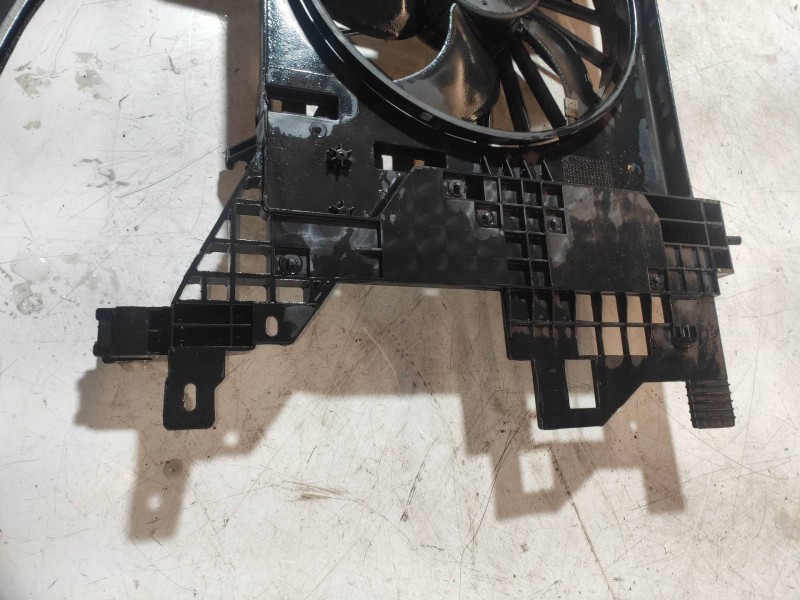 Recambio de electroventilador para dacia duster adventure 4x4 referencia OEM IAM 214819914R  
