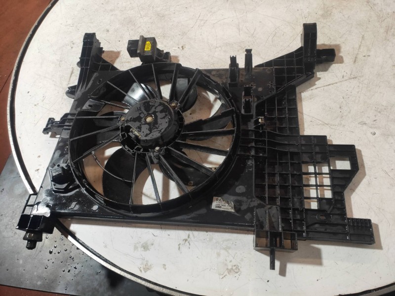 Recambio de electroventilador para dacia duster adventure 4x4 referencia OEM IAM 214819914R  
