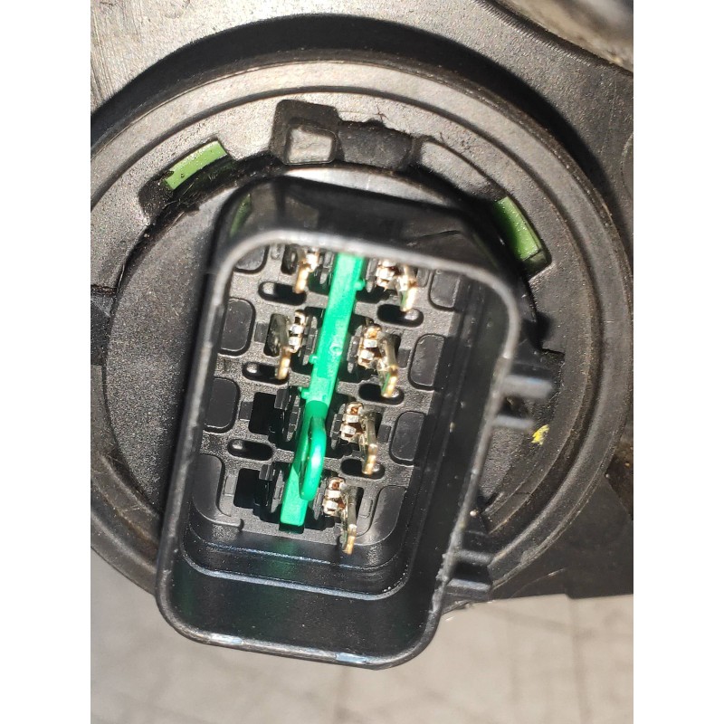 Recambio de faro derecho para kia sportage concept 4x2 referencia OEM IAM 921023W  