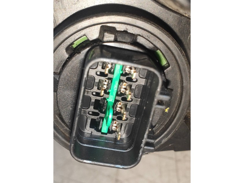 Recambio de faro derecho para kia sportage concept 4x2 referencia OEM IAM 921023W  