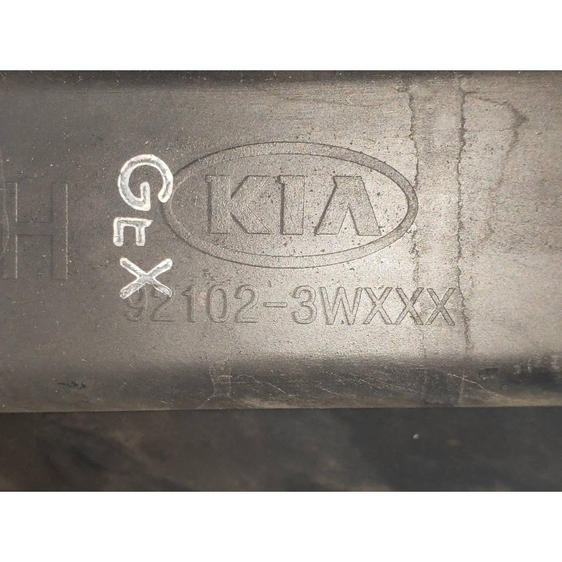 Recambio de faro derecho para kia sportage concept 4x2 referencia OEM IAM 921023W  