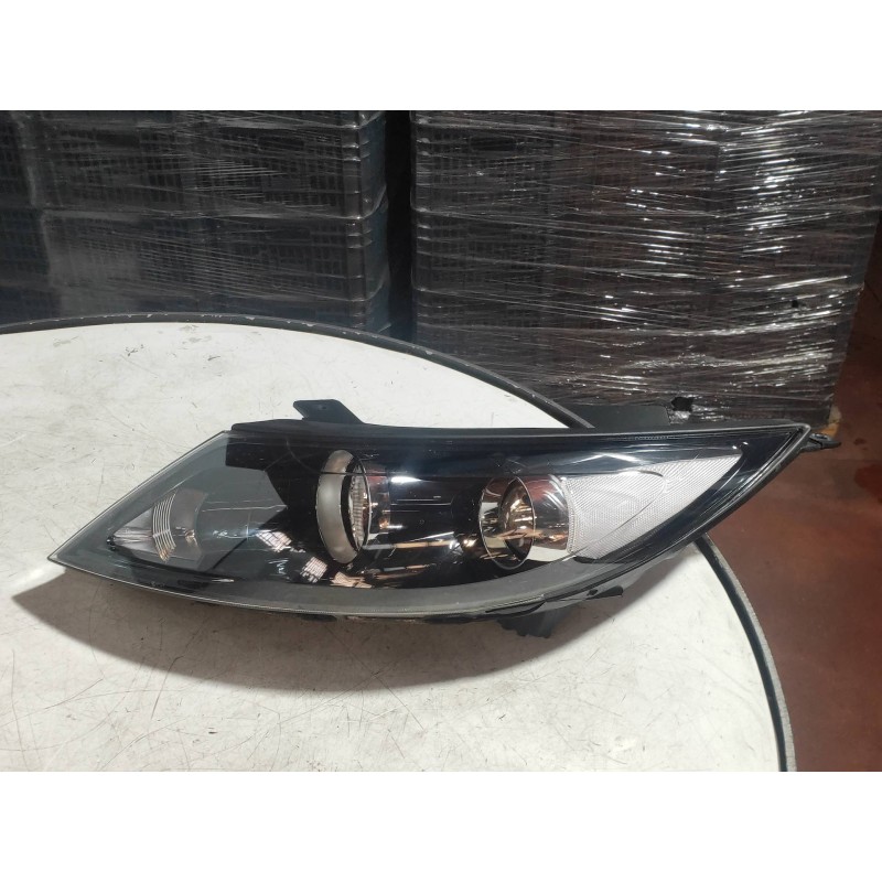 Recambio de faro izquierdo para kia sportage concept 4x2 referencia OEM IAM 921013W  