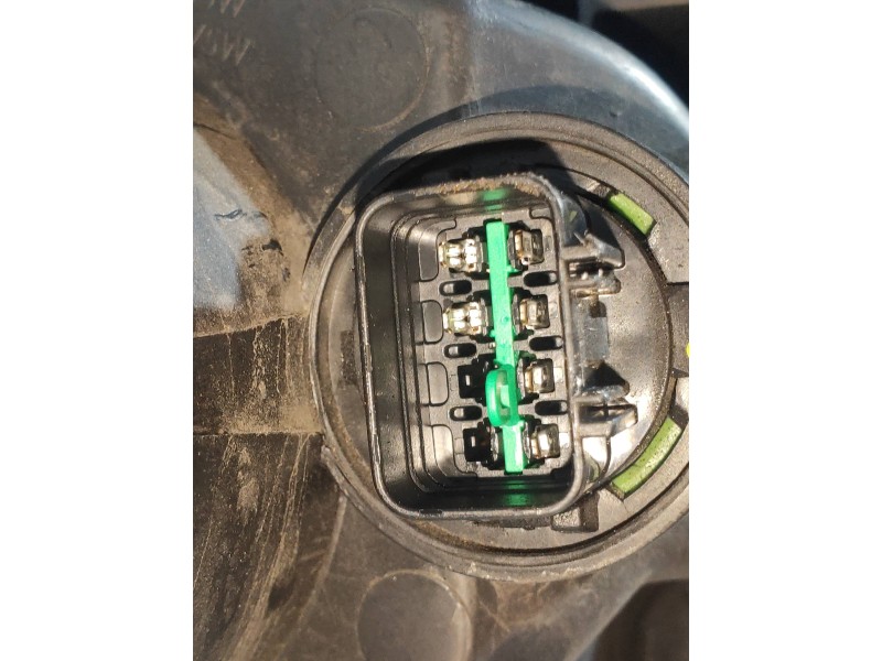 Recambio de faro izquierdo para kia sportage concept 4x2 referencia OEM IAM 921013W  