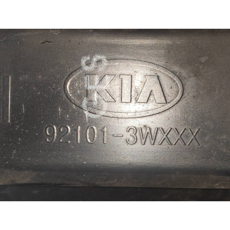 Recambio de faro izquierdo para kia sportage concept 4x2 referencia OEM IAM 921013W  