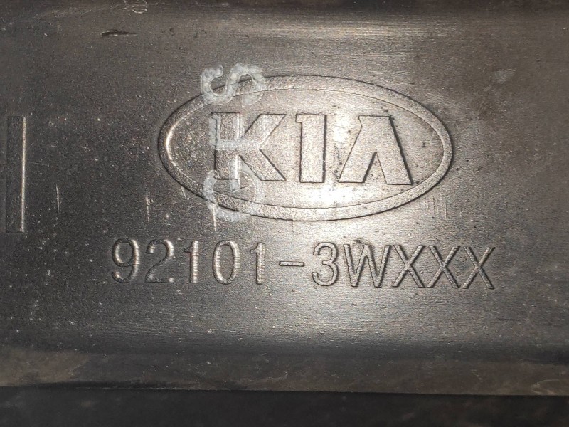 Recambio de faro izquierdo para kia sportage concept 4x2 referencia OEM IAM 921013W  