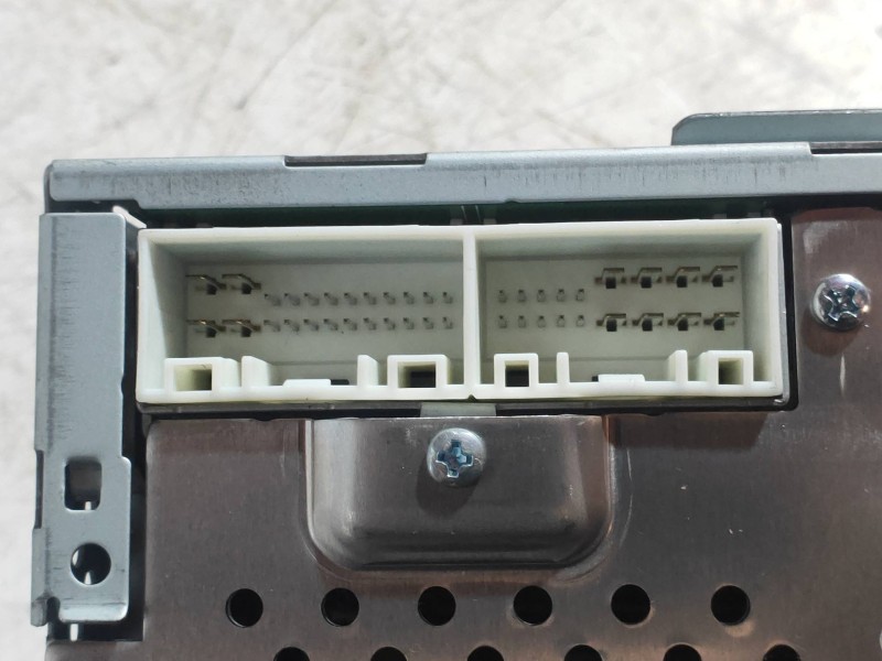 Recambio de sistema audio / radio cd para kia sportage concept 4x2 referencia OEM IAM 961603U230WH  