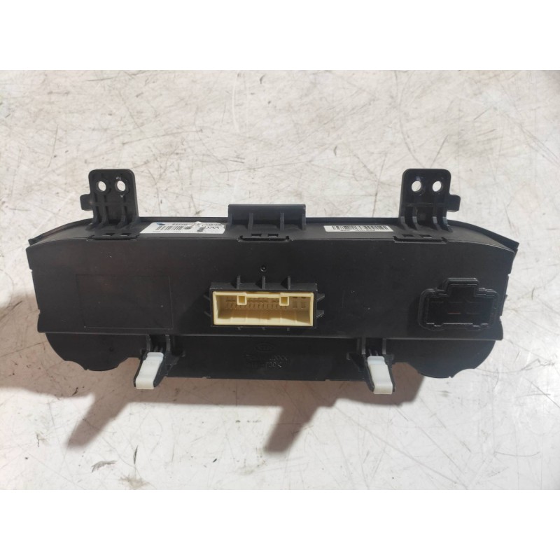 Recambio de mando calefaccion / aire acondicionado para kia sportage concept 4x2 referencia OEM IAM 972503U  