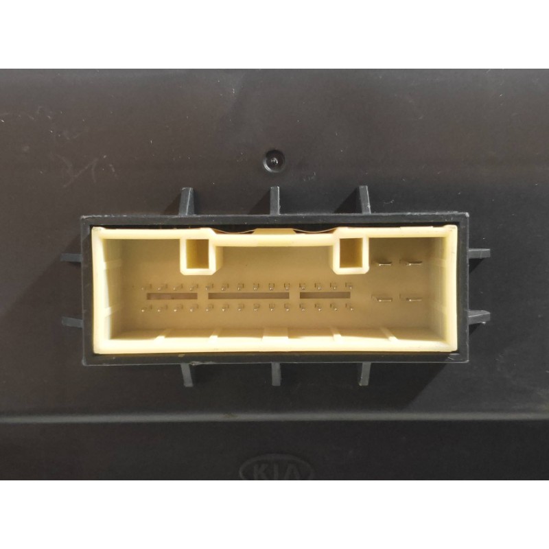 Recambio de mando calefaccion / aire acondicionado para kia sportage concept 4x2 referencia OEM IAM 972503U  