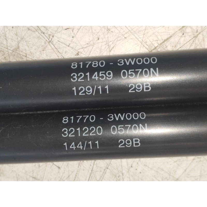 Recambio de amortiguadores maletero / porton para kia sportage concept 4x2 referencia OEM IAM 817803W000 817703W000 