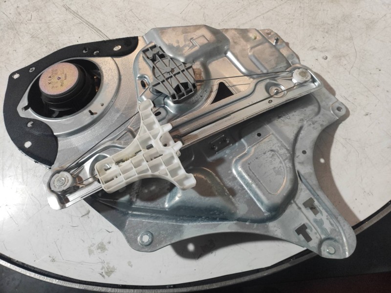 Recambio de elevalunas trasero izquierdo para kia sportage concept 4x2 referencia OEM IAM 834703U000  