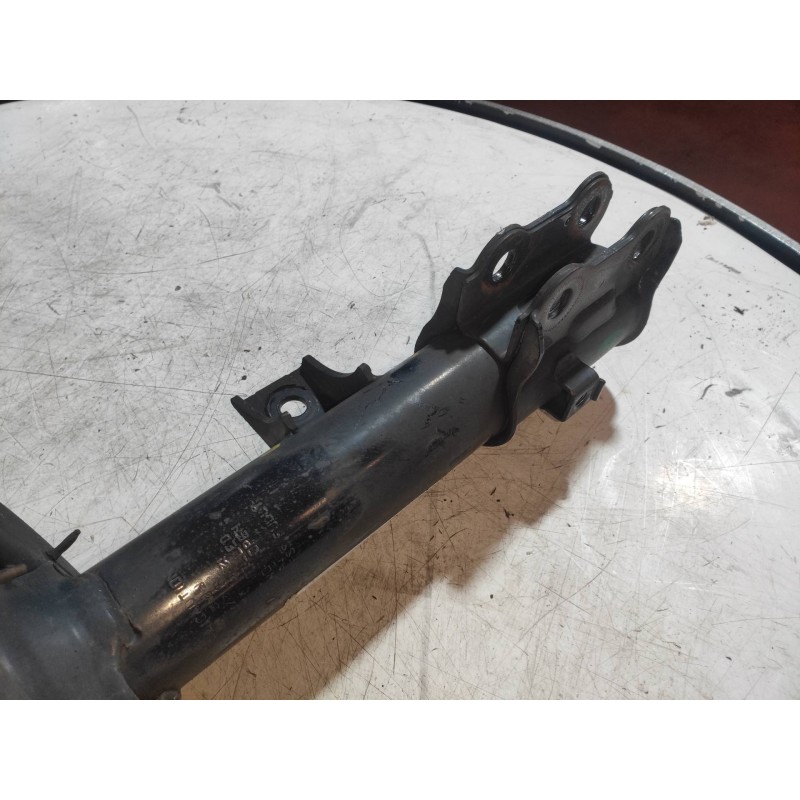 Recambio de amortiguador delantero derecho para kia sportage concept 4x2 referencia OEM IAM 546613U010  