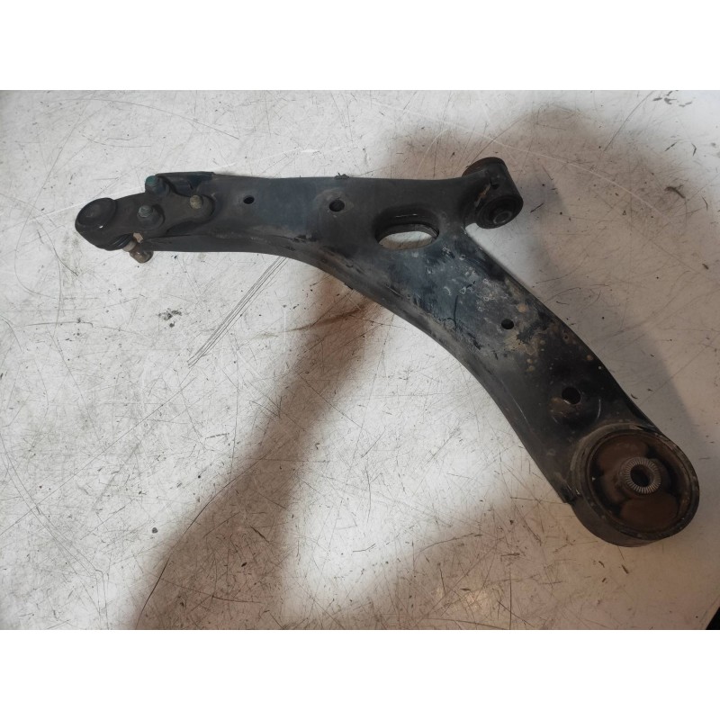 Recambio de brazo suspension inferior delantero derecho para kia sportage concept 4x2 referencia OEM IAM   