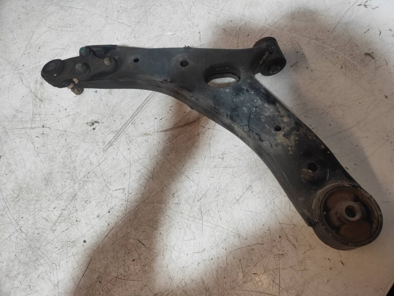Recambio de brazo suspension inferior delantero derecho para kia sportage concept 4x2 referencia OEM IAM   