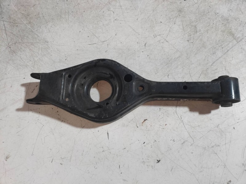 Recambio de brazo suspension inferior trasero derecho para kia sportage concept 4x2 referencia OEM IAM   