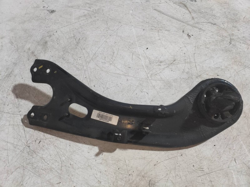 Recambio de brazo suspension superior trasero izquierdo para kia sportage concept 4x2 referencia OEM IAM   