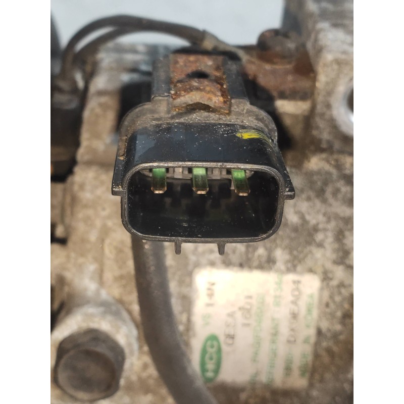 Recambio de compresor aire acondicionado para kia sportage concept 4x2 referencia OEM IAM F500DX9EA04  