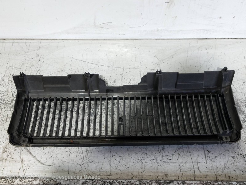 Recambio de rejilla delantera para opel monterey ls referencia OEM IAM   