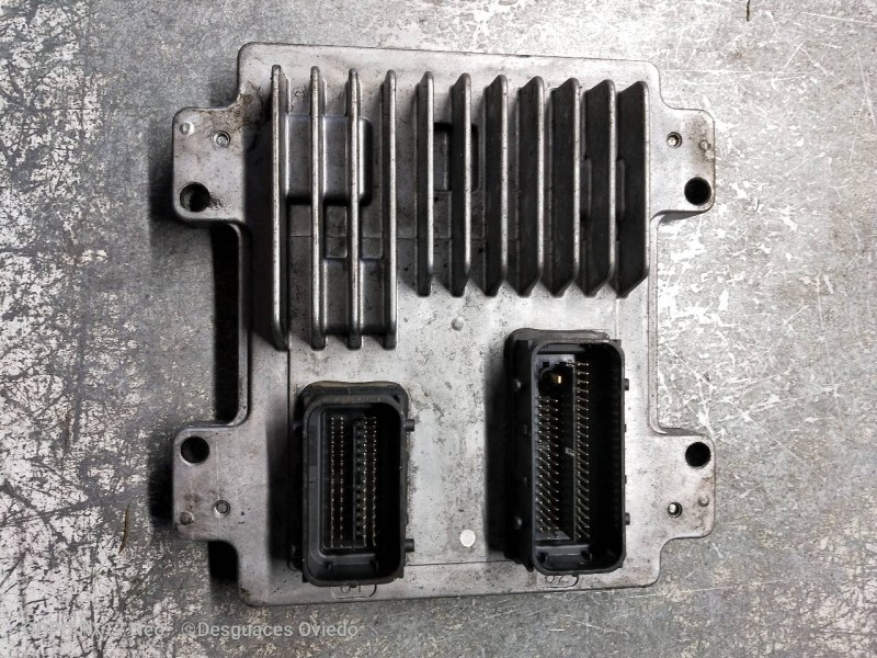 Recambio de centralita motor uce para opel corsa e color edition referencia OEM IAM 12679197 86ACB55381840130 