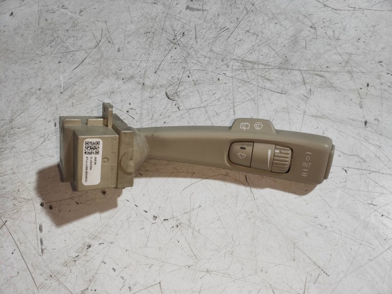 Recambio de mando limpia para volvo v70 familiar kinetic referencia OEM IAM 31264356  