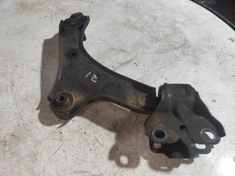 Recambio de brazo suspension inferior delantero izquierdo para volvo v70 familiar kinetic referencia OEM IAM 6G9N3A052  