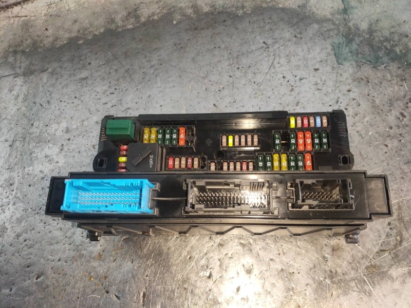 Recambio de caja reles / fusibles para bmw serie 5 touring (f11) 530d xdrive referencia OEM IAM 925281501 317033442E 