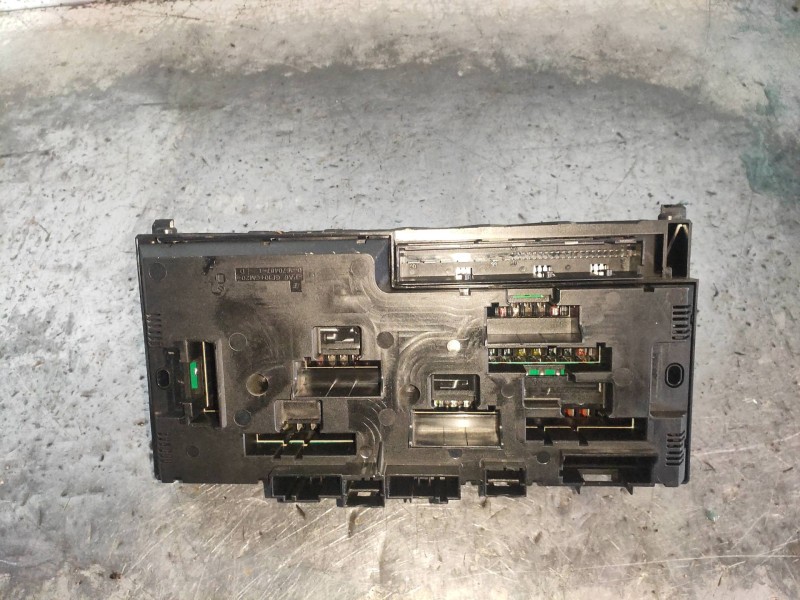Recambio de caja reles / fusibles para bmw serie 5 touring (f11) 530d xdrive referencia OEM IAM 925281501 317033442E 