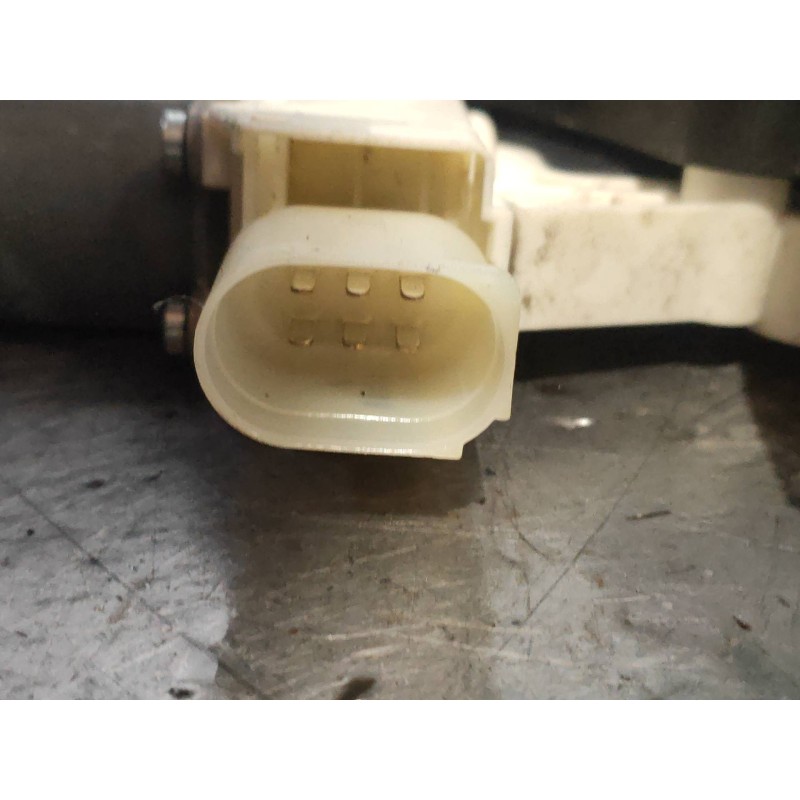 Recambio de elevalunas delantero derecho para bmw serie 5 touring (f11) 530d xdrive referencia OEM IAM 7227130F18S 72481720 7271