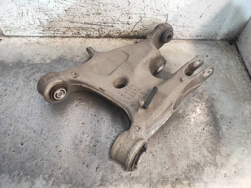 Recambio de brazo suspension inferior trasero izquierdo para bmw serie 5 touring (f11) 530d xdrive referencia OEM IAM 3332678007