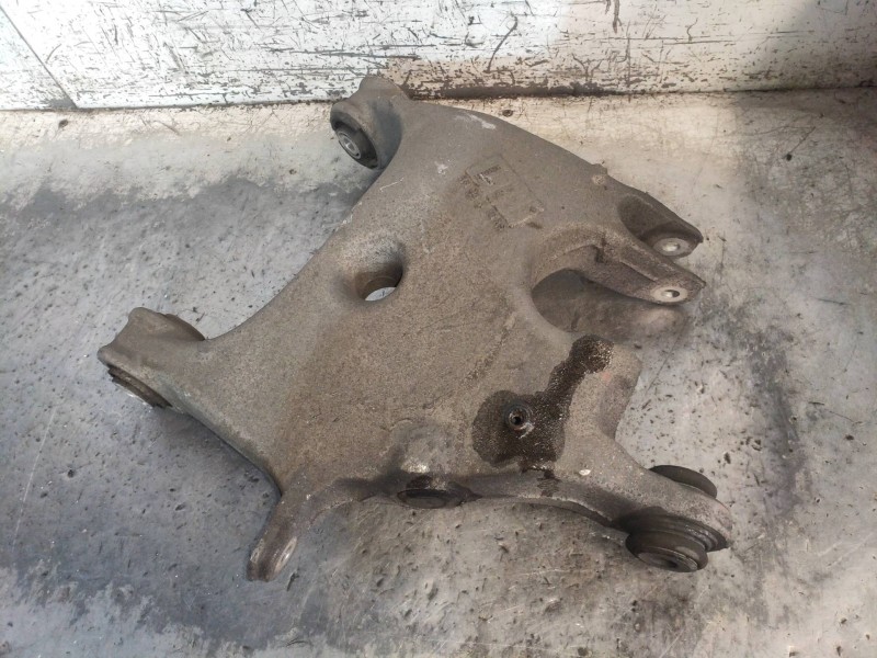 Recambio de brazo suspension inferior trasero izquierdo para bmw serie 5 touring (f11) 530d xdrive referencia OEM IAM 3332678007