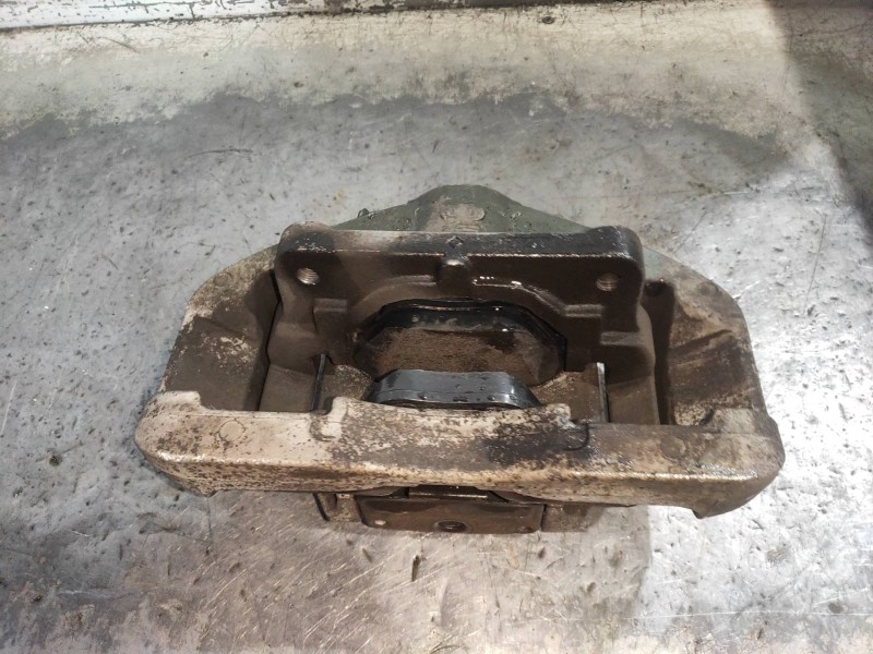 Recambio de pinza freno delantera derecha para bmw serie 5 touring (f11) 530d xdrive referencia OEM IAM   