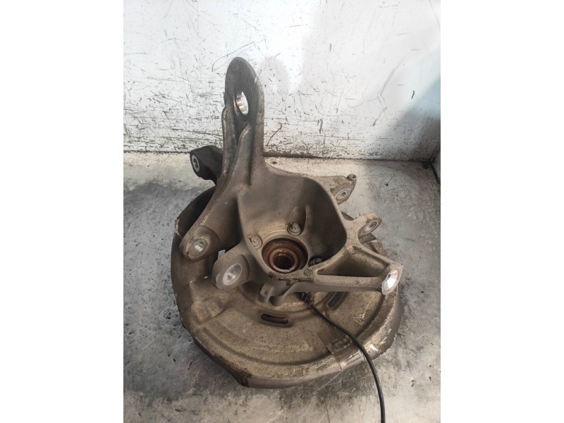 Recambio de mangueta trasera izquierda para bmw serie 5 touring (f11) 530d xdrive referencia OEM IAM 6796099  