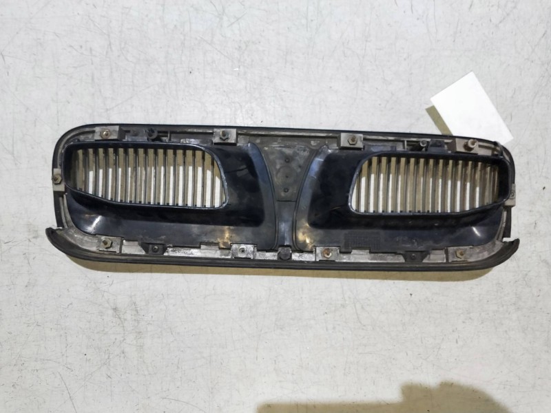 Recambio de rejilla delantera para mg rover serie 600 (rh) 2.0 turbodiesel referencia OEM IAM   