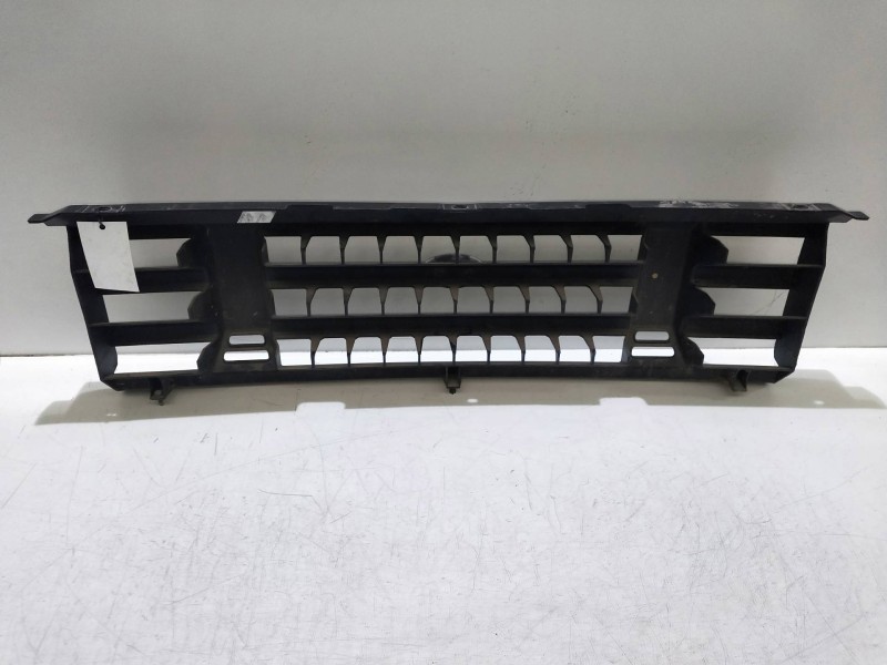 Recambio de rejilla delantera para land rover discovery (salljg/lj) referencia OEM IAM   