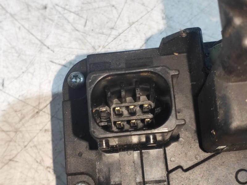 Recambio de motor cierre centralizado trasero derecho para chevrolet captiva 3.2 v6 ltx referencia OEM IAM   