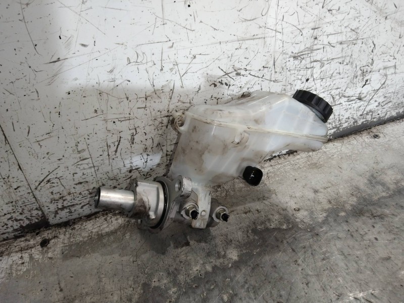 Recambio de bomba freno para opel corsa e color edition referencia OEM IAM 204Y21766  