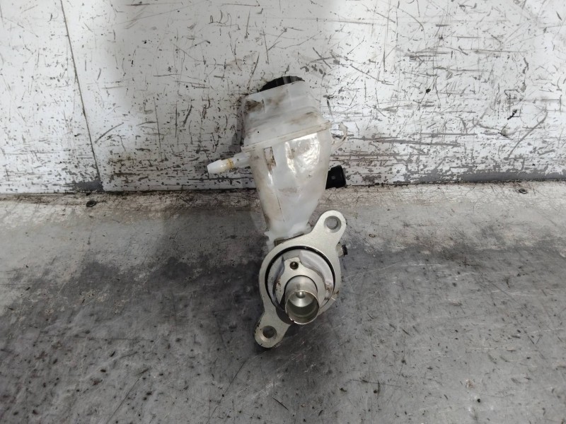 Recambio de bomba freno para opel corsa e color edition referencia OEM IAM 204Y21766  