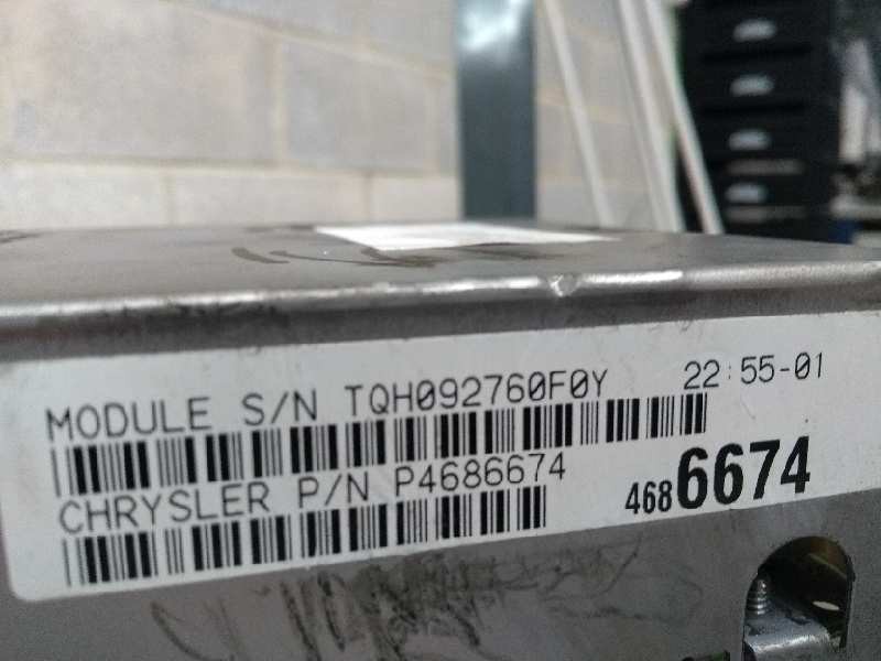 Recambio de caja reles / fusibles para chrysler voyager (gs) 2.5 turbodiesel referencia OEM IAM P4686674  