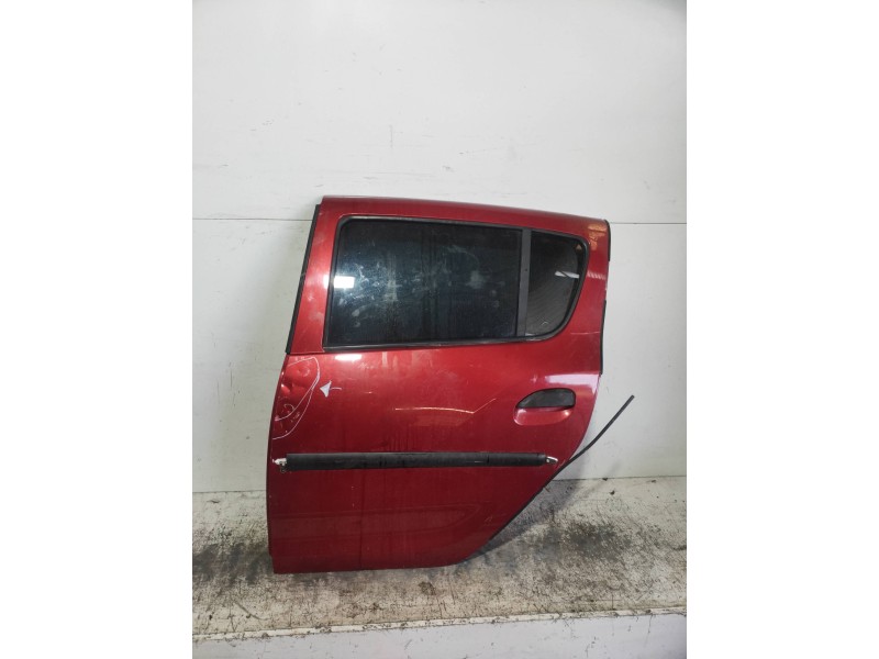 Recambio de puerta trasera izquierda para dacia sandero stepway referencia OEM IAM   5P