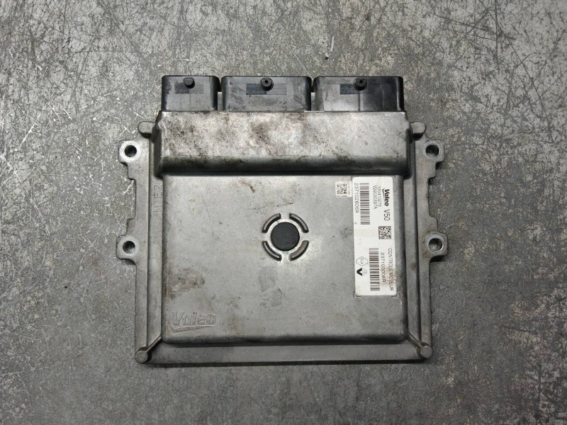 Recambio de centralita motor uce para dacia sandero stepway referencia OEM IAM 237103008R V29030397A 237102806R