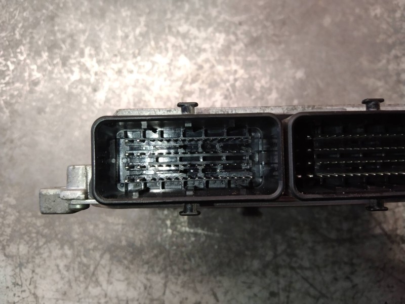 Recambio de centralita motor uce para dacia sandero stepway referencia OEM IAM 237103008R V29030397A 237102806R