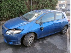 toyota auris del año 2011