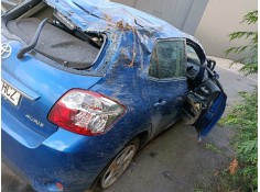 toyota auris del año 2011 2