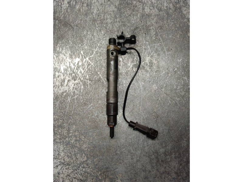 Recambio de inyector para volkswagen golf iv berlina (1j1) conceptline referencia OEM IAM 0432193694 028130202Q 