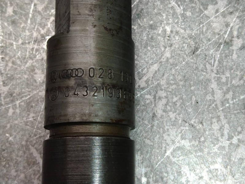 Recambio de inyector para volkswagen golf iv berlina (1j1) conceptline referencia OEM IAM 0432193696 028130202P 