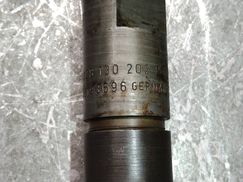 Recambio de inyector para volkswagen golf iv berlina (1j1) conceptline referencia OEM IAM 0432193696 028130202P 