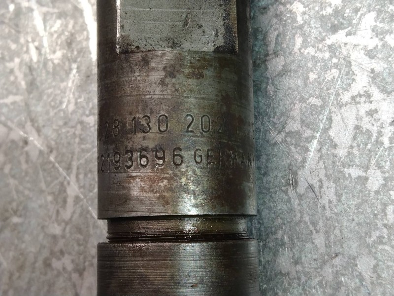 Recambio de inyector para volkswagen golf iv berlina (1j1) conceptline referencia OEM IAM 0432193696 028130202P 